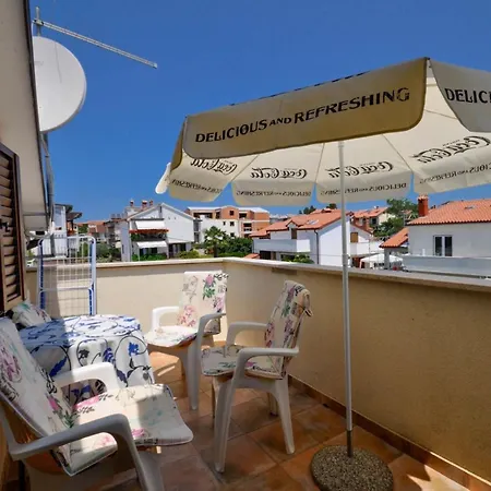 Gemuetliche In Novigrad Mit Grill *
