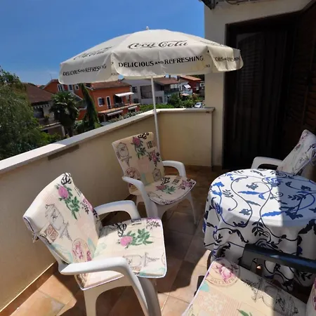Apartment Gemuetliche In Novigrad Mit Grill